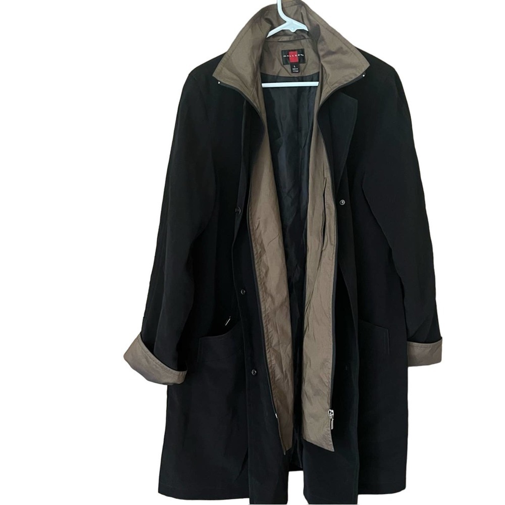 Women’s Black Gallery Zip Up Raincoat Jacket With Beige Cuffs Sz L